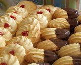 A picture of step 10 of Petit four vanilla cookies.