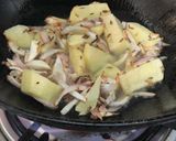 A picture of step 2 of Cabbage aloo matar ki sabzi.