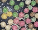 Foto langkah ke 6 dari resep Onde-onde Rainbow isi kacang ijo.