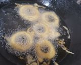 A picture of step 4 of Onion Rings🧅🧅.