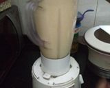 A picture of step 3 of Mango shake.