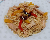 Foto del paso 6 de la receta: Fideos asiáticos con pollo y pimientos