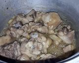 A picture of step 1 of Tinolang manok.