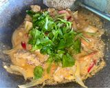 รูปขั้นตอนการทำที่ 3 ของ ทะเลผัดไข่เค็ม