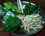 Foto langkah ke 3 dari resep Daun pepaya Jepang plus tongkol masak kuah santan.
