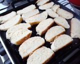Foto del paso 4 de la receta: Tostadas de Ajo y Queso
