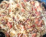 Foto del paso 7 de la receta: Espaguetis de arroz con salsa cremosa de jamón y ajo (picante)