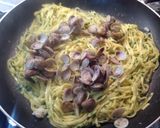 Foto del passaggio 5 della ricetta Tagliolini con cicale di mare e lupini