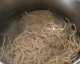 Foto del paso 5 de la receta: Noodles con carne picada, setas y tomate : cuatro