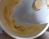 Foto langkah ke 3 dari resep Butter cream dari mentega kuning (lembut).