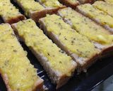 Foto langkah ke 5 dari resep Garlic Bread.