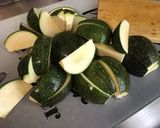 Une image de l'étape 2 de Courgettes rondes façon potatoes aux herbes de Provence et épices méridionales.