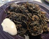 Foto del paso 5 de la receta: Fideuá negra con gambita de Huelva y sepia