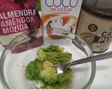 Foto del paso 1 de la receta: Crema de cacao con aguacate o caqui