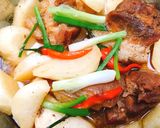 Hình bước làm 2 của món Củ Sắn Kho Thịt