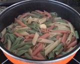 Foto del paso 1 de la receta: Macarrones con salchichas gratinado