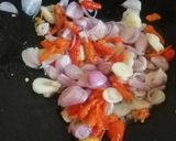 Foto langkah ke 3 dari resep Ikan Asin Goreng Asam.