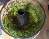 Une image de l'étape 7 de Pesto de fanes de radis à l'ail, tomates séchées, citron confit et parmesan.