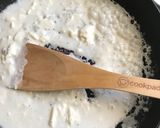Foto del paso 2 de la receta: Fideos de zapallo italiano con salsa de leche de coco, atún y queso crema