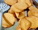 उड़द दाल की चंदिया गुजिया (Udad daal ki chandiya, gujiya recipe in hindi) रेसिपी चरण 5 फोटो