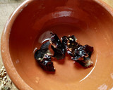 Foto del paso 3 de la receta: Arroz caldoso con bogavante, foie, ñora y azafrán 🦞