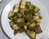 Foto langkah ke 2 dari resep Tumis Terong dan Jamur Kancing dengan SUWER.