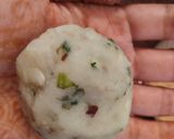 A picture of step 6 of Cheesy Potato balls.