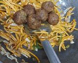 A picture of step 15 of Chinese noddles with manchurian kofta😋.
