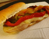 Foto del paso 4 de la receta: Pepito de lomo de cerdo con pimientos asados y queso
