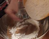 Foto del paso 3 de la receta: Galletas cookies con chocolate blanco y con leche