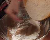 Foto del paso 3 de la receta: Galletas cookies con chocolate blanco y con leche