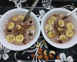 A picture of step 2 of Dark Chocolate Almond Pumpkin and Chia Seeds Oats with Banana.