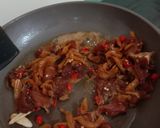Foto langkah ke 3 dari resep Masakan daging babi chai po pedas manis.