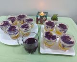 A picture of step 5 of Fruits creamy with pineapple jelly and black currant sauce.