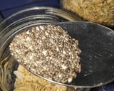 Foto langkah ke 1 dari resep Overnight Muesli Simple Sehat untuk Sarapan Pagi.