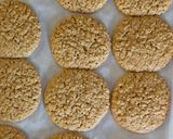 A picture of step 5 of Copycat Little Debbie Oatmeal Cream Pies.