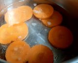 Hình bước làm 2 của món Mì xào giòn hải sản