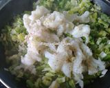 Foto del paso 1 de la receta: Hojaldre relleno de bacalao con espárragos