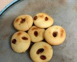 A picture of step 10 of Egg cookies with raisens 🫓🫓no oven.