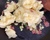 Foto langkah ke 5 dari resep Menu sarapan Mashed Potato.