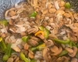 Foto del paso 1 de la receta: Tiritas de pescado con champiñones
