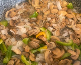 Foto del paso 1 de la receta: Tiritas de pescado con champiñones