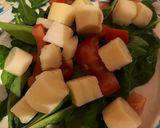 Foto del paso 1 de la receta: Ensalada de rúcula, mango, palmitos, atún y tomate. Con vinagreta agridulce