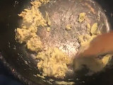 Revuelto de huevo con queso