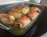 Foto del paso 4 de la receta: Pollo al horno súper fácil con mojo verde, maíz y lima