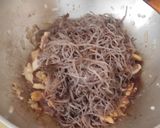 Foto langkah ke 7 dari resep Soun Hitam Goreng.