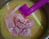 Foto langkah ke 1 dari resep Ayam Masak Acar Kuning.