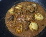 Foto langkah ke 4 dari resep Rendang Ayam dan Telur rumahan.