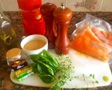 Foto del paso 1 de la receta: Salmón con couz couz al azafrán y morrón. #delantaldorado