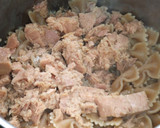 Foto del paso 3 de la receta: Gratinado de habas, pasta y atún